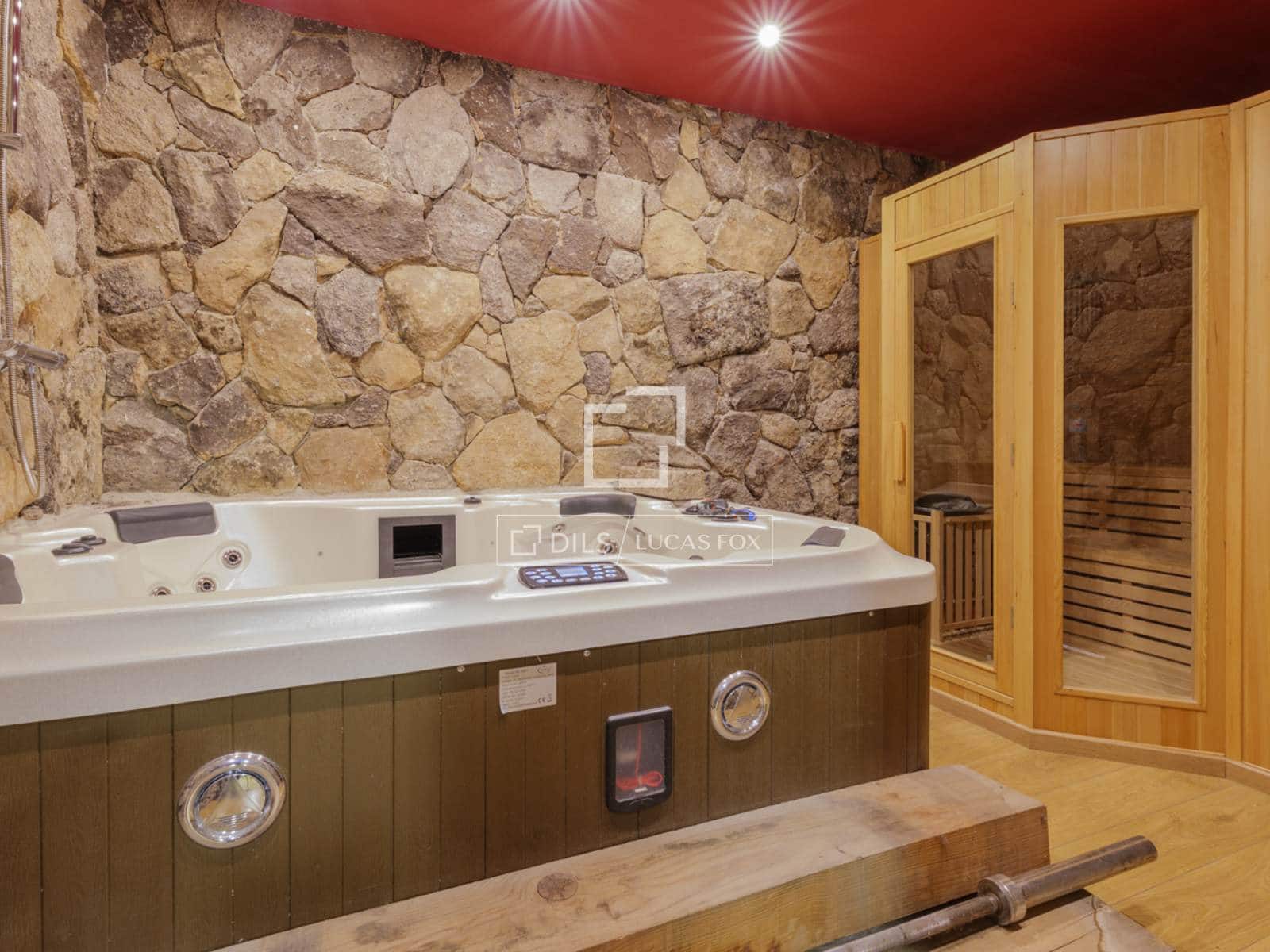 6 bedroom Villa for sale in Pozuelo de Alarcon with pool garage - € 4,990,000 (Ref: 9606328)