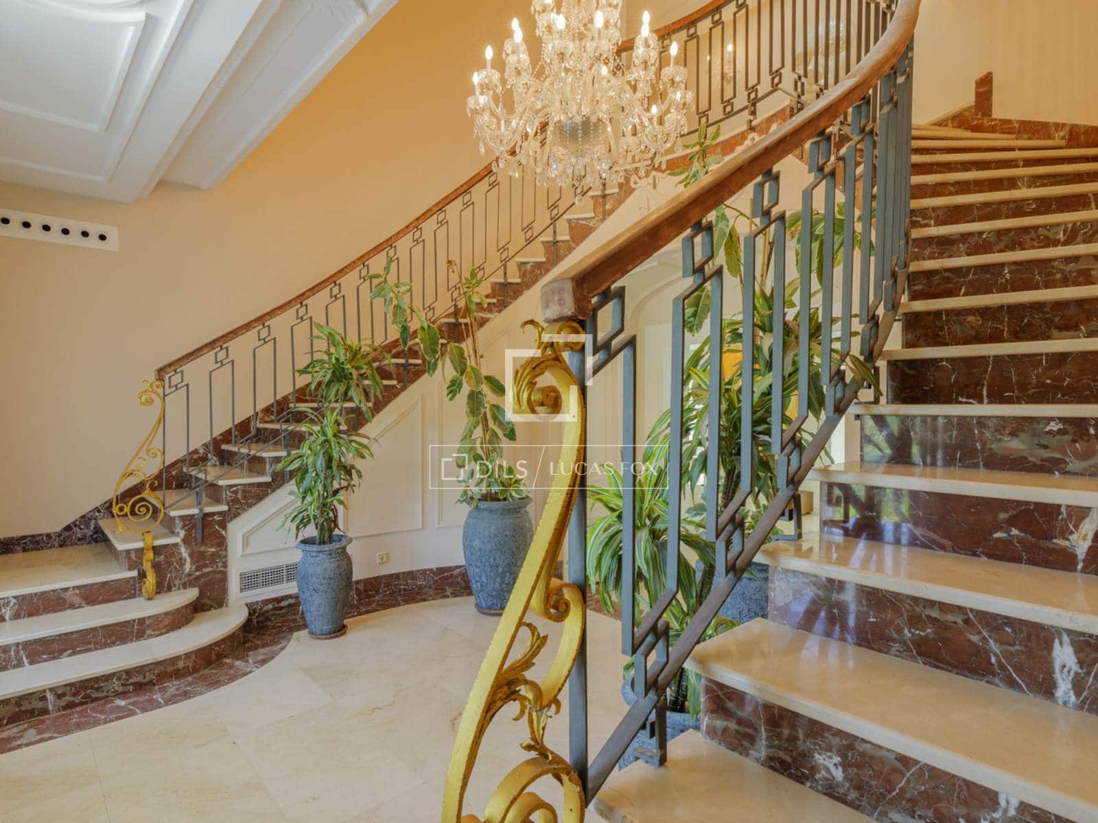 6 bedroom Villa for sale in Pozuelo de Alarcon with pool garage - € 4,990,000 (Ref: 9606328)