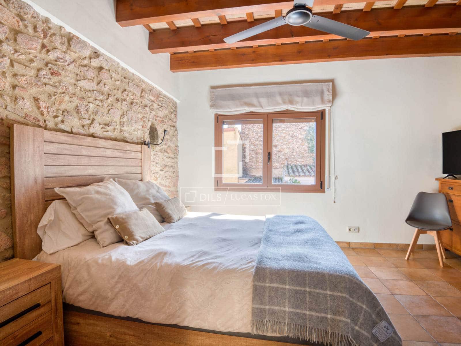 4 bedroom Villa for sale in Sant Feliu de Guixols - € 650,000 (Ref: 9606686)