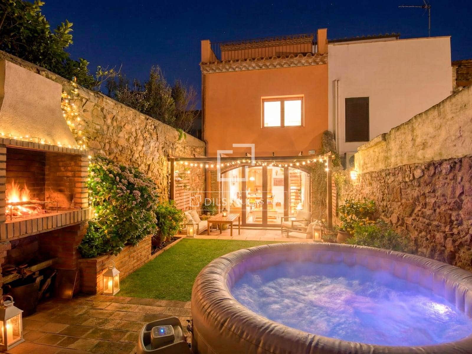 4 bedroom Villa for sale in Sant Feliu de Guixols - € 650,000 (Ref: 9606686)