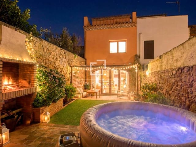 4 bedroom Villa for sale in Sant Feliu de Guíxols - € 650,000 (Ref: 9606686)