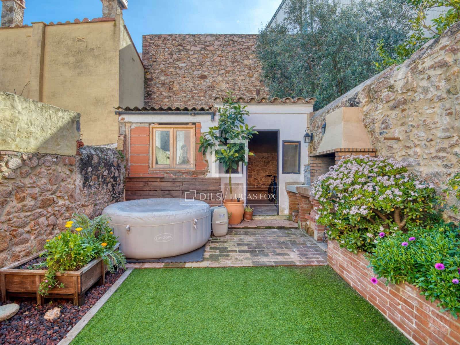 4 bedroom Villa for sale in Sant Feliu de Guixols - € 650,000 (Ref: 9606686)