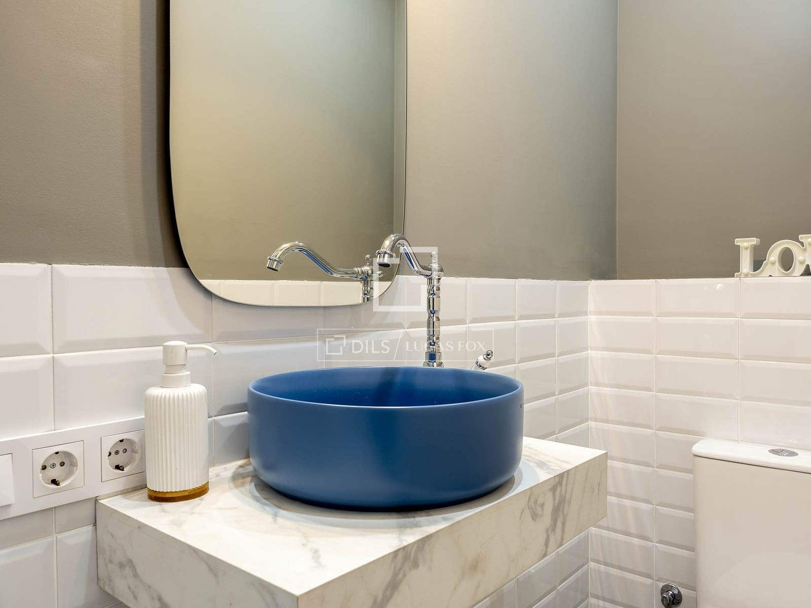 Appartement de 2 chambres à louer à Valence ville - 2 750 € (Ref: 9606794)