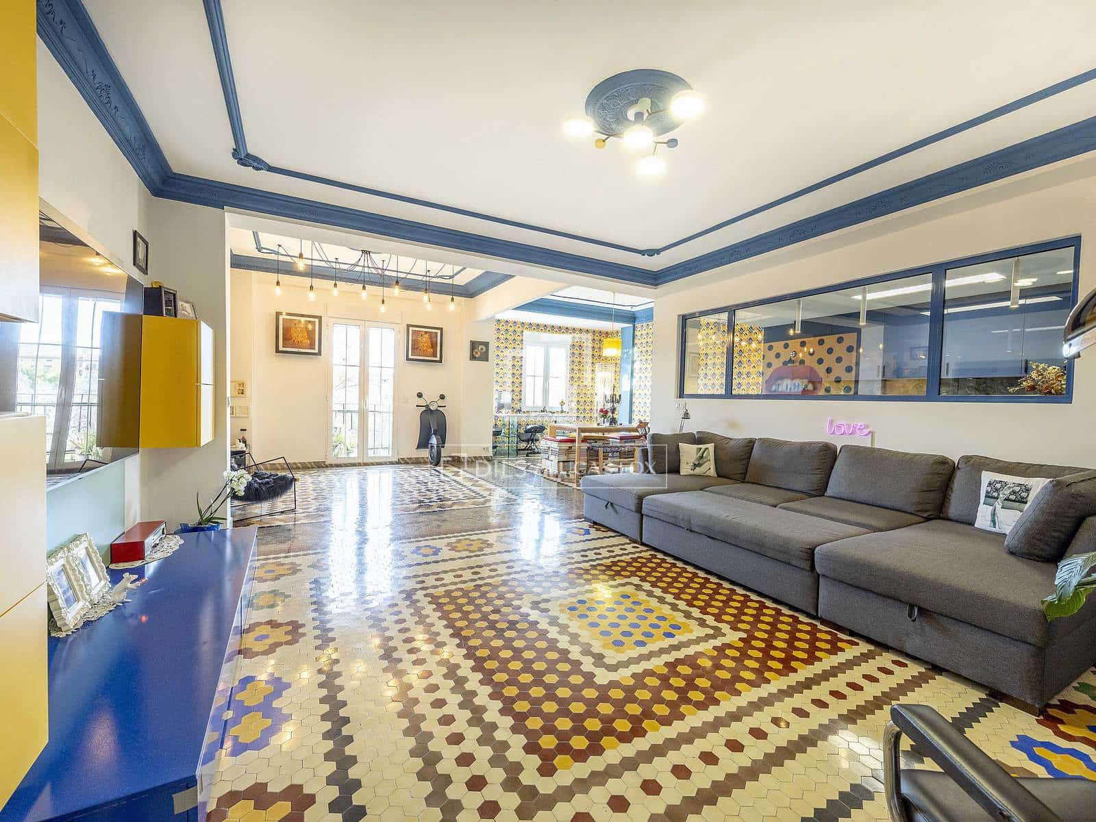 Appartement de 2 chambres à louer à Valence ville - 2 750 € (Ref: 9606794)