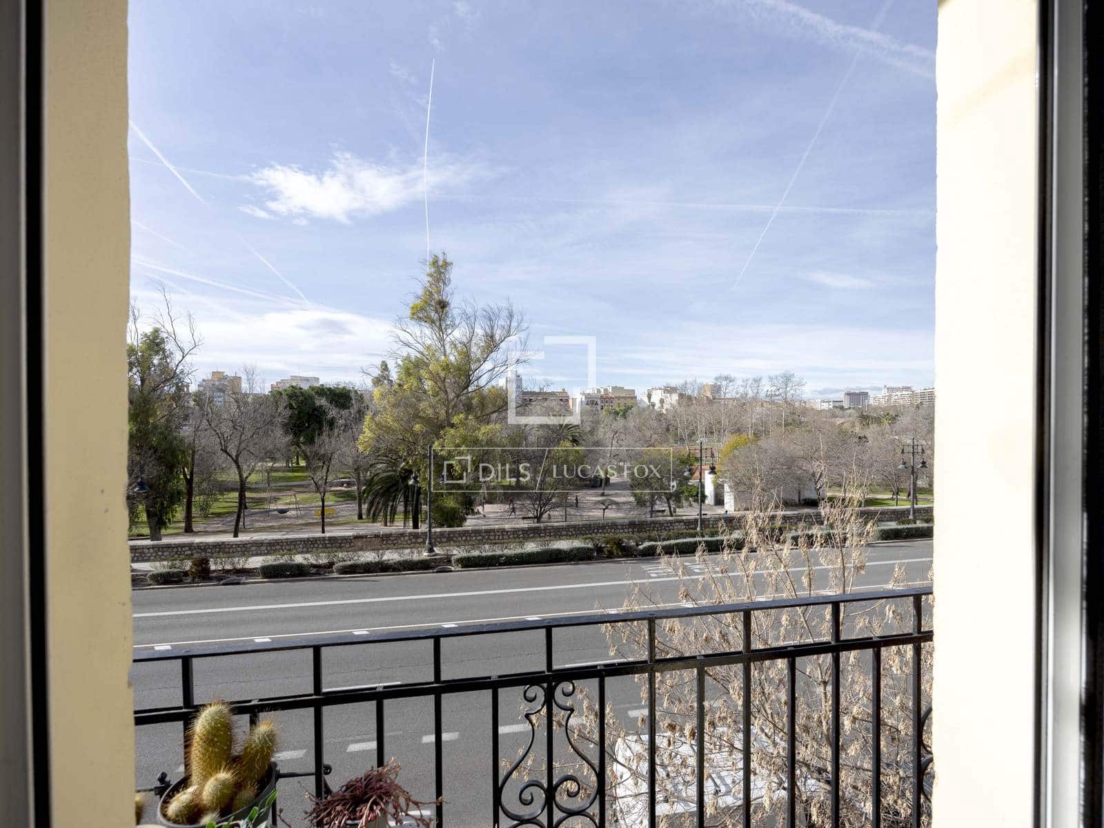 Appartement de 2 chambres à louer à Valence ville - 2 750 € (Ref: 9606794)