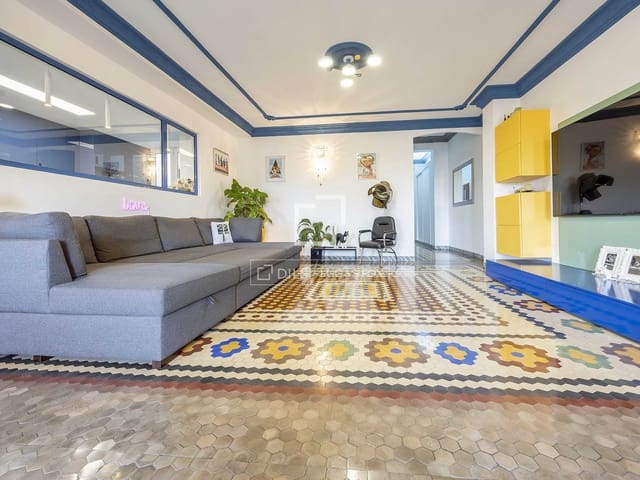 Appartement de 2 chambres à louer à Valence ville - 2 750 € (Ref: 9606794)