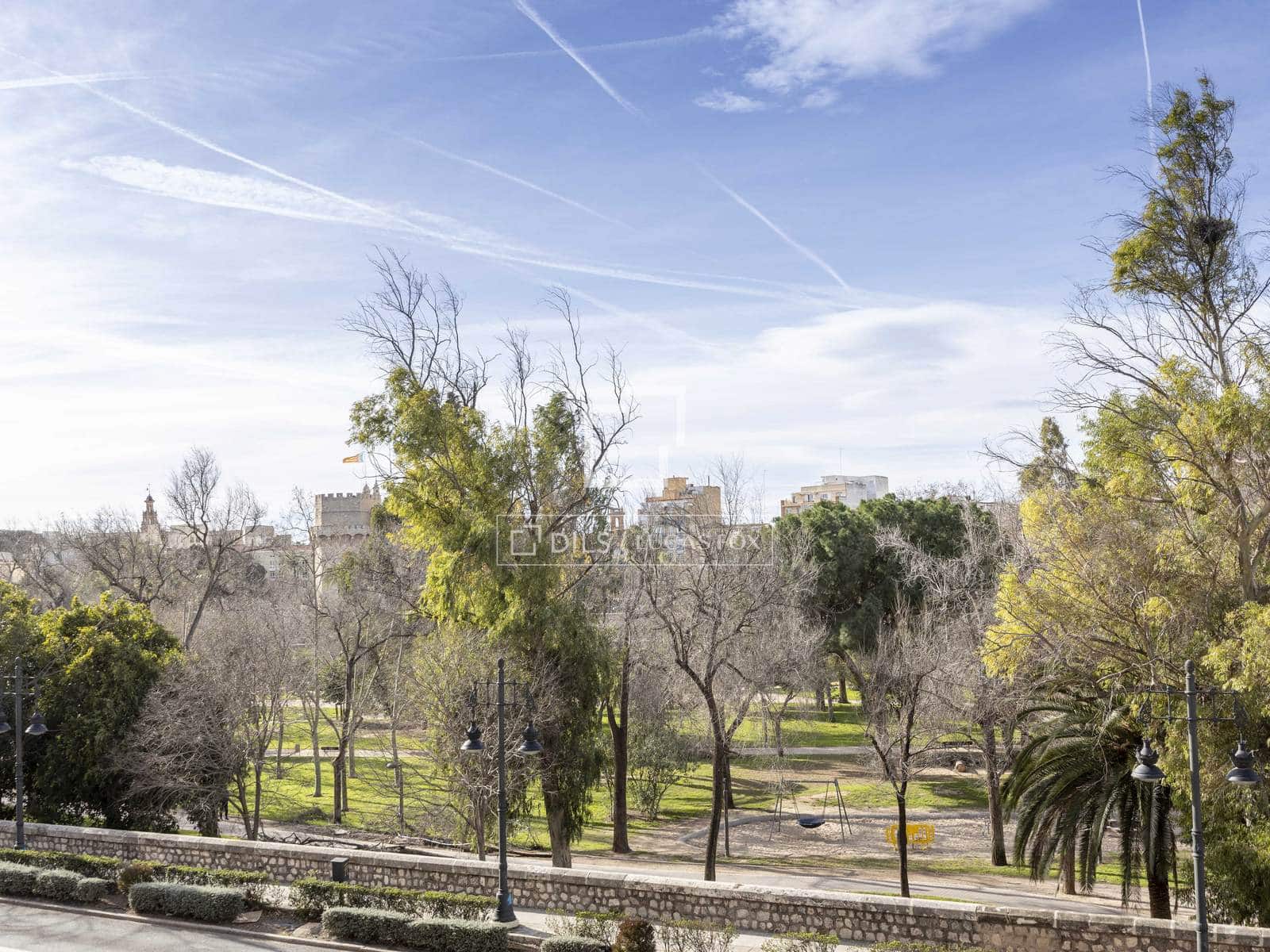 Appartement de 2 chambres à louer à Valence ville - 2 750 € (Ref: 9606794)