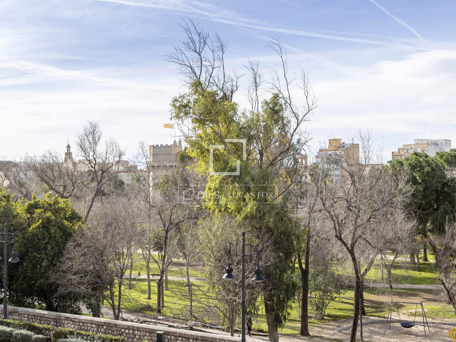 Appartement de 2 chambres à louer à Valence ville - 2 750 € (Ref: 9606794)