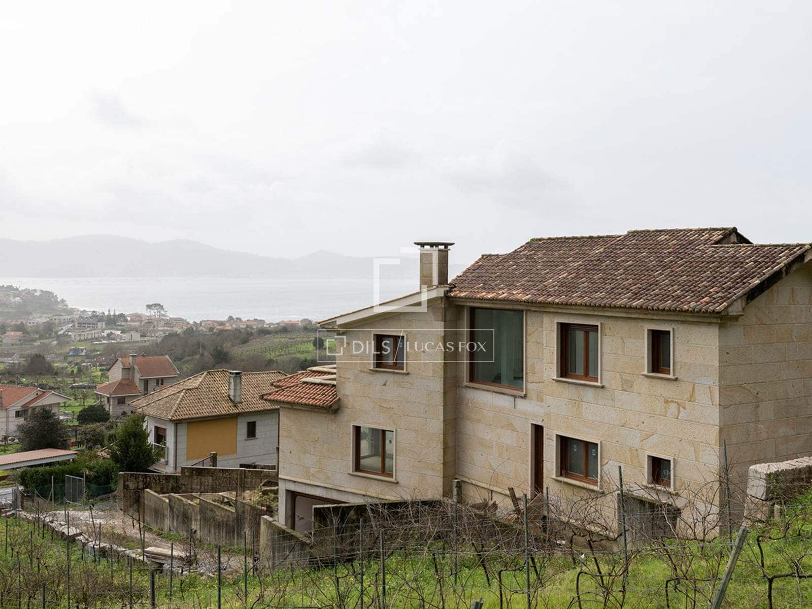 4 slaapkamer Villa te koop in Sanxenxo met garage - € 1.100.000 (Ref: 9606795)