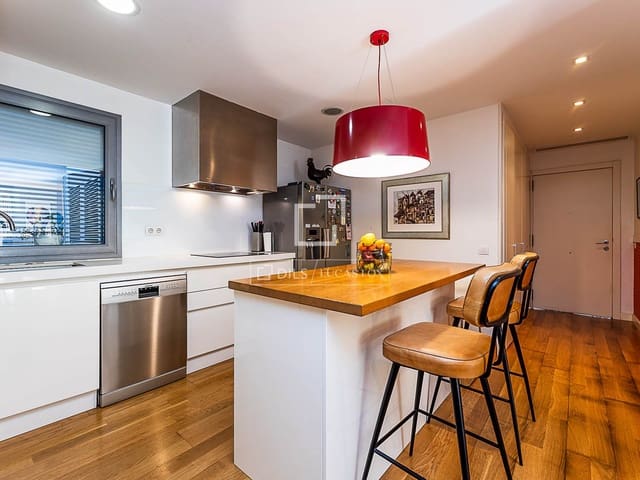 4 makuuhuone Huoneisto myytävänä paikassa Palma de Mallorca mukana uima-altaan 
autotalli - 1 300 000 € (Ref: 9606796)