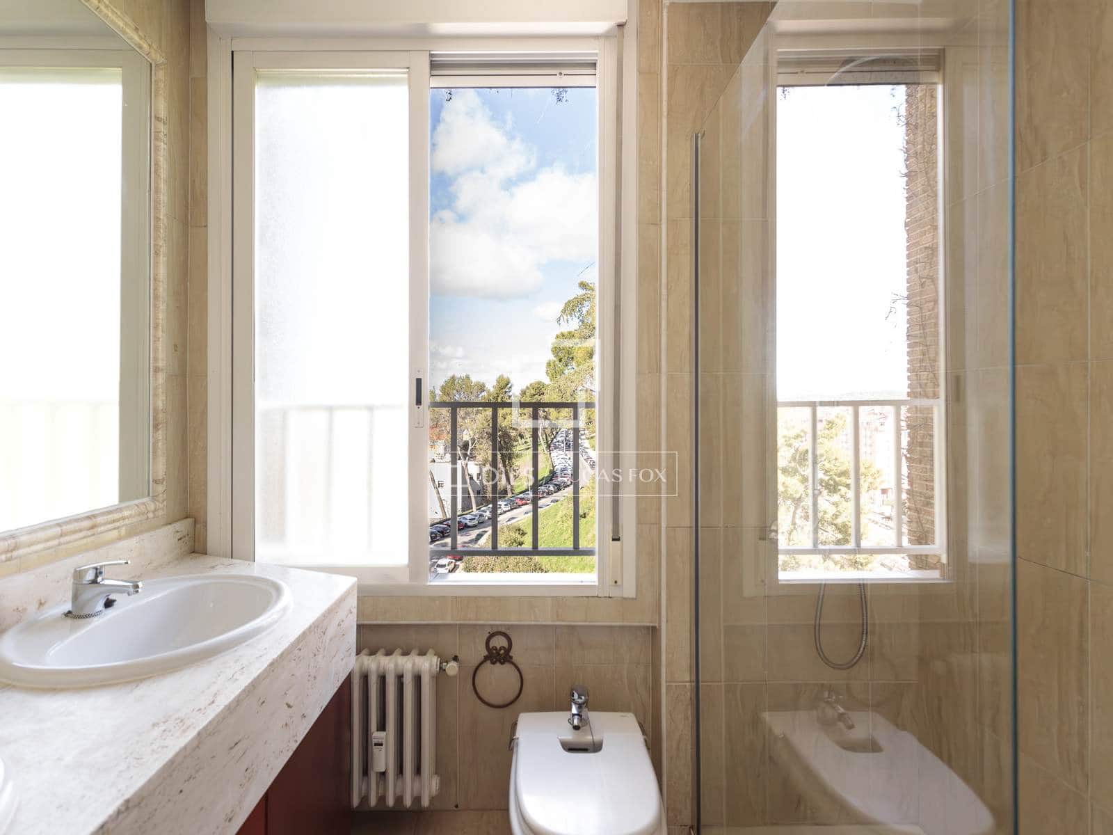 4 makuuhuone Huoneisto myytävänä paikassa Madrid kaupunki - 1 745 000 € (Ref: 9609921)