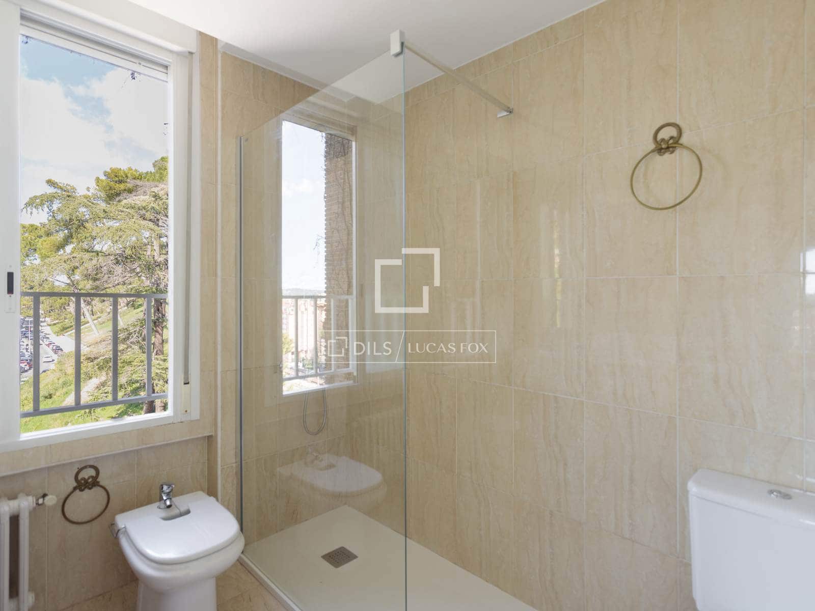 4 makuuhuone Huoneisto myytävänä paikassa Madrid kaupunki - 1 745 000 € (Ref: 9609921)