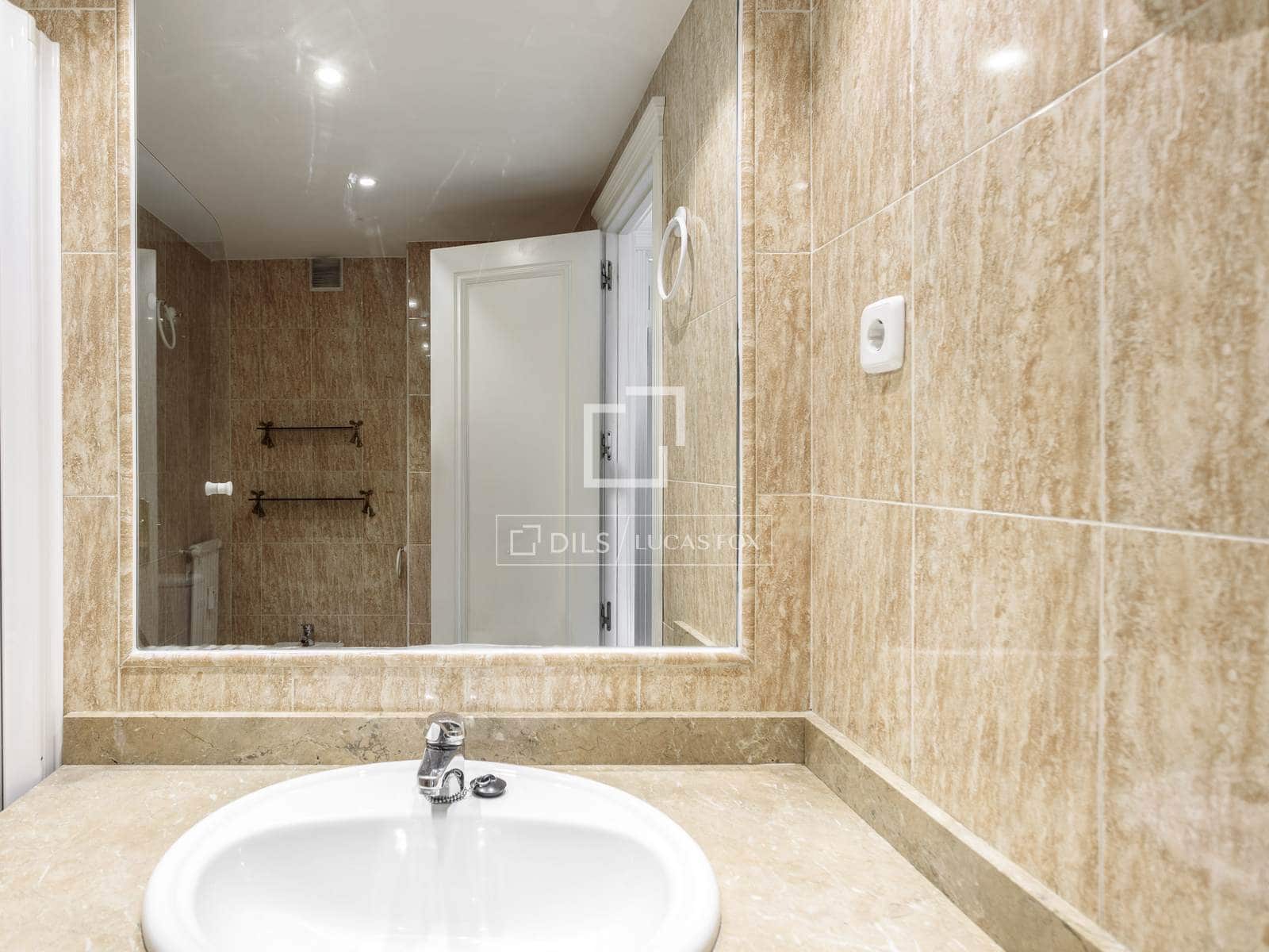 4 makuuhuone Huoneisto myytävänä paikassa Madrid kaupunki - 1 745 000 € (Ref: 9609921)