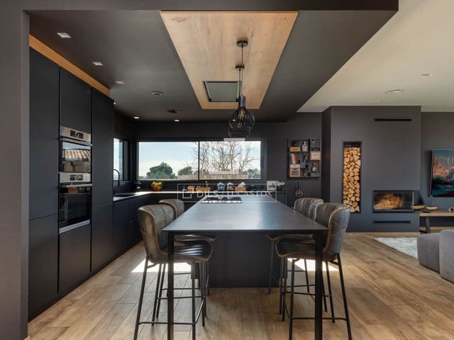 4 Zimmer Villa zu verkaufen in Sant Julià de Ramis mit Pool - 1.350.000 € (Ref: 9610190)