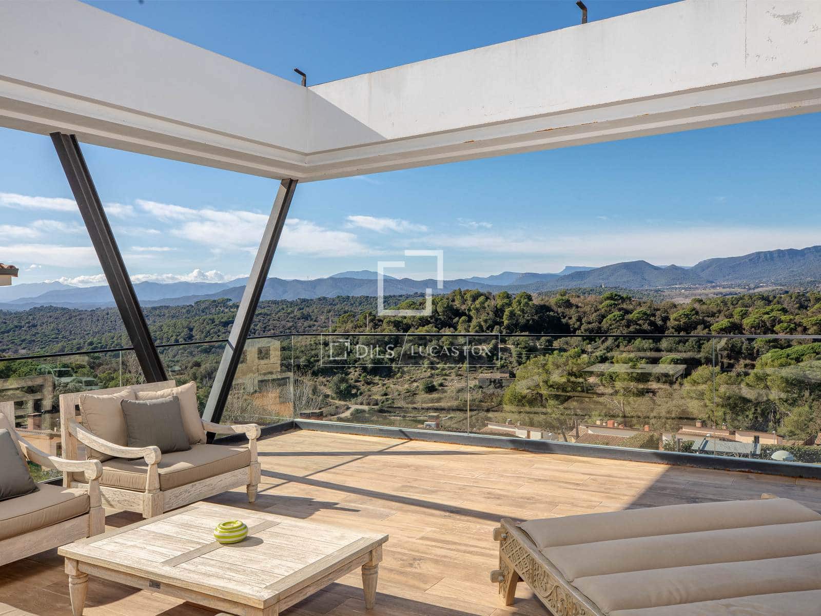 4 Zimmer Villa zu verkaufen in Sant Julia de Ramis mit Pool - 1.350.000 € (Ref: 9610190)