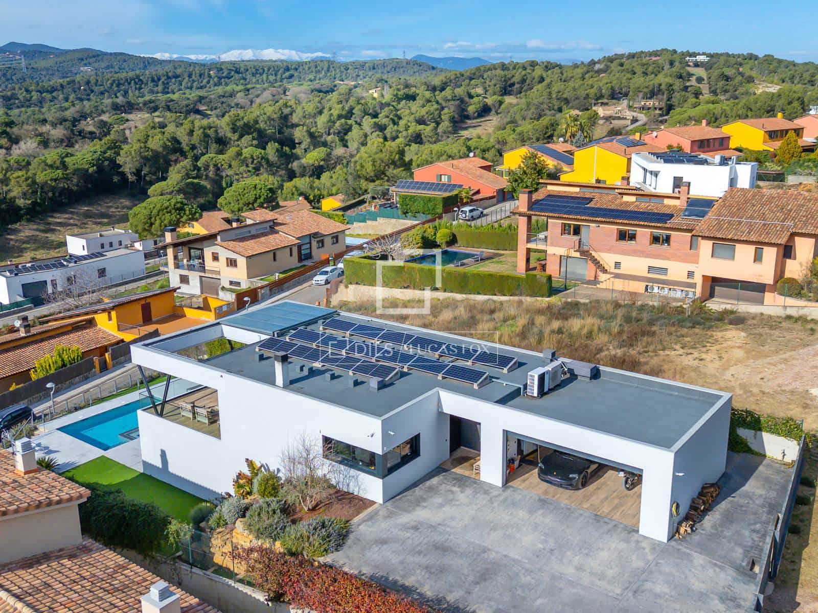 4 Zimmer Villa zu verkaufen in Sant Julia de Ramis mit Pool - 1.350.000 € (Ref: 9610190)
