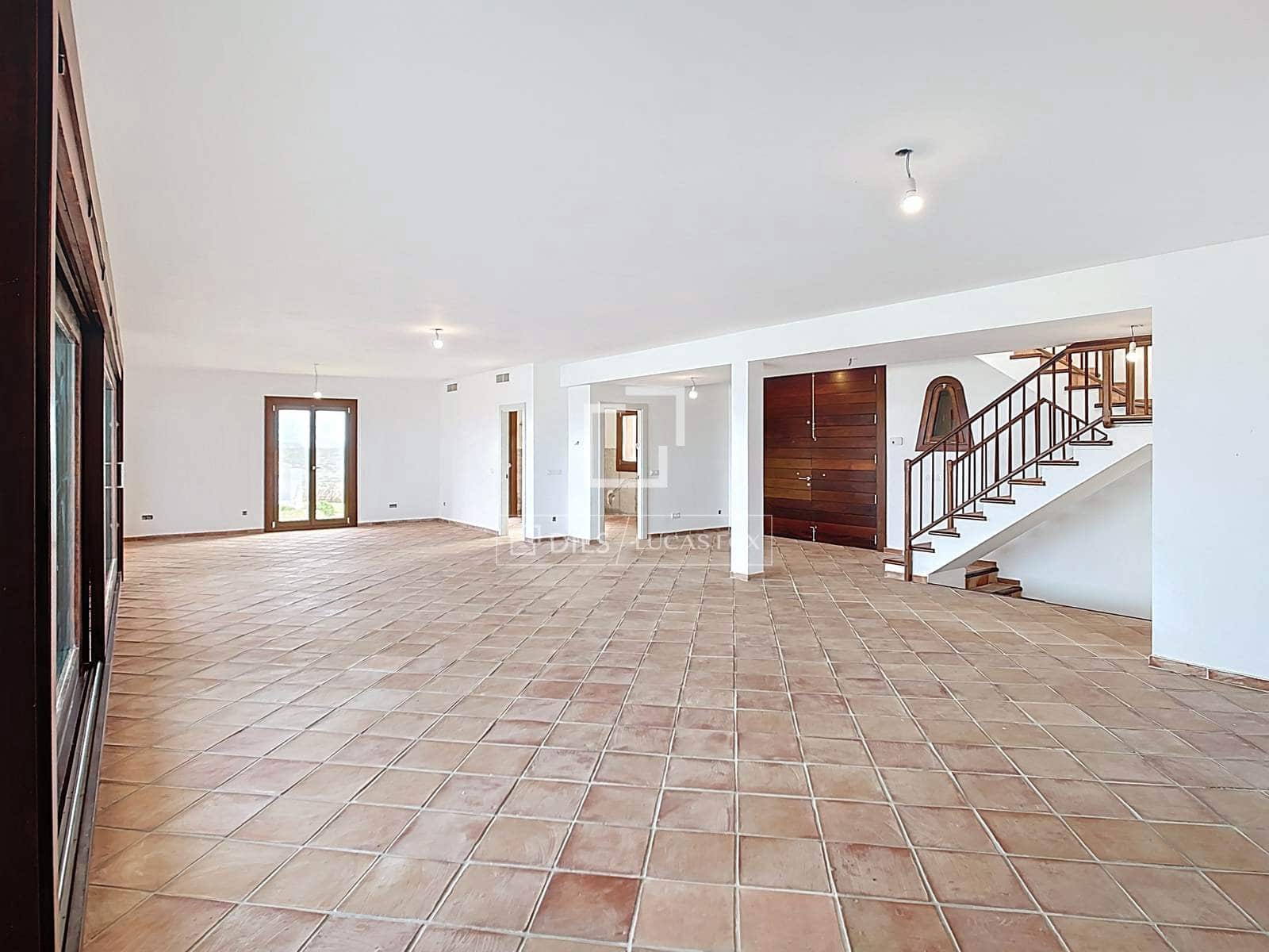 5 makuuhuone Huvila myytävänä paikassa Ciutadella de Menorca mukana uima-altaan 
autotalli - 3 800 000 € (Ref: 9610328)