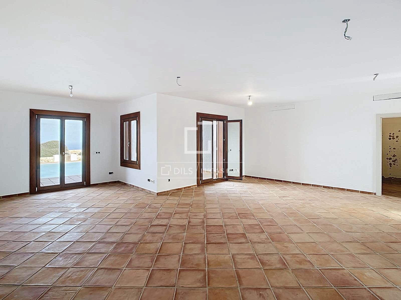 5 makuuhuone Huvila myytävänä paikassa Ciutadella de Menorca mukana uima-altaan 
autotalli - 3 800 000 € (Ref: 9610328)