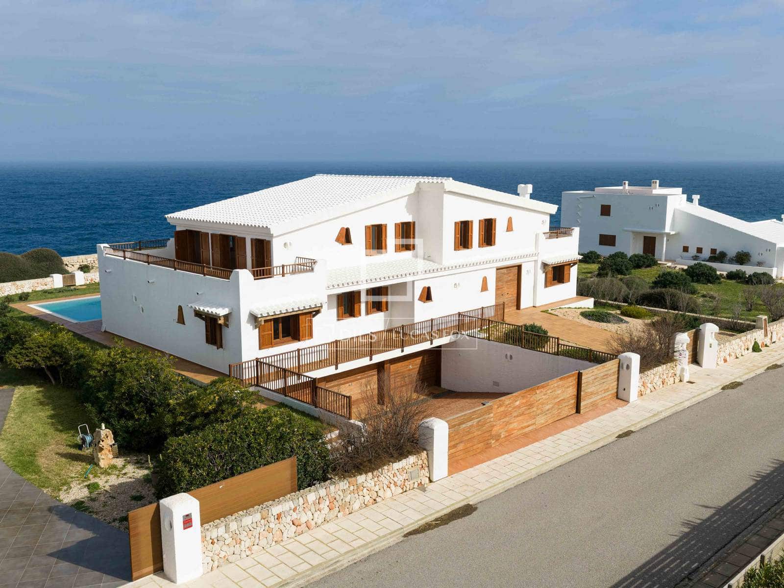 5 makuuhuone Huvila myytävänä paikassa Ciutadella de Menorca mukana uima-altaan 
autotalli - 3 800 000 € (Ref: 9610328)