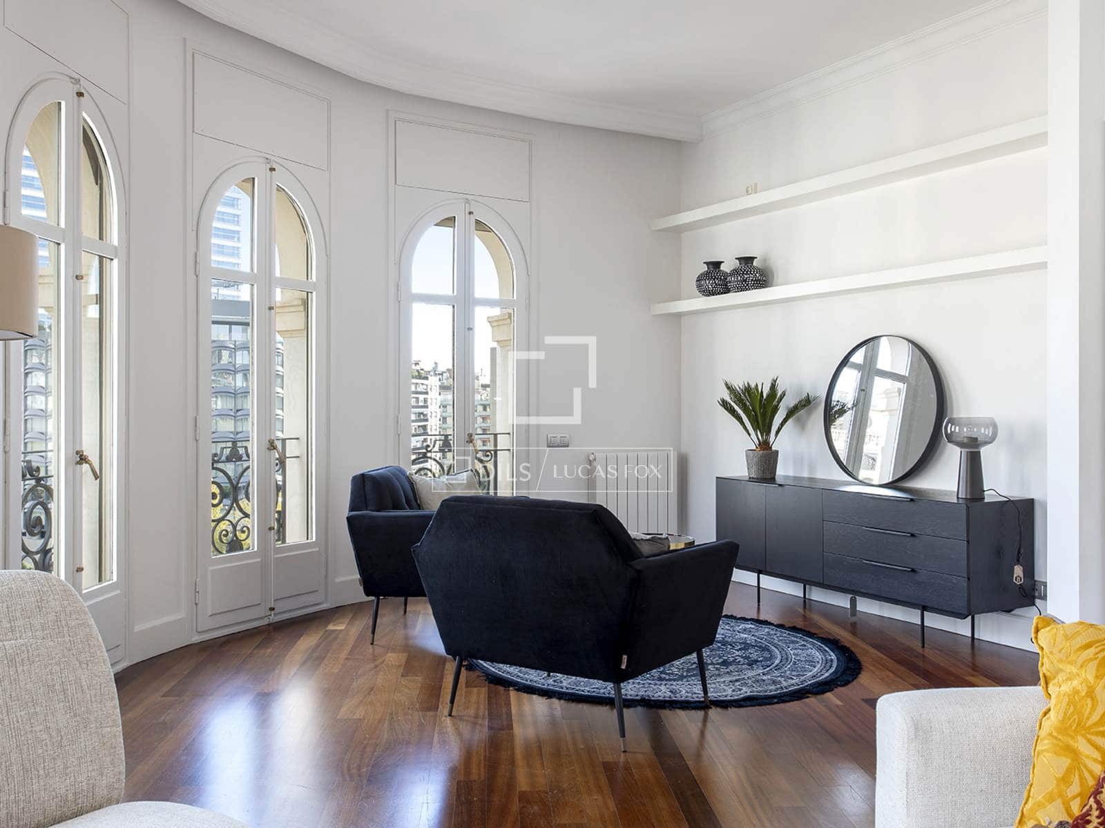 4 slaapkamer Appartement te huur in Barcelona stad - € 6.740 (Ref: 9611970)