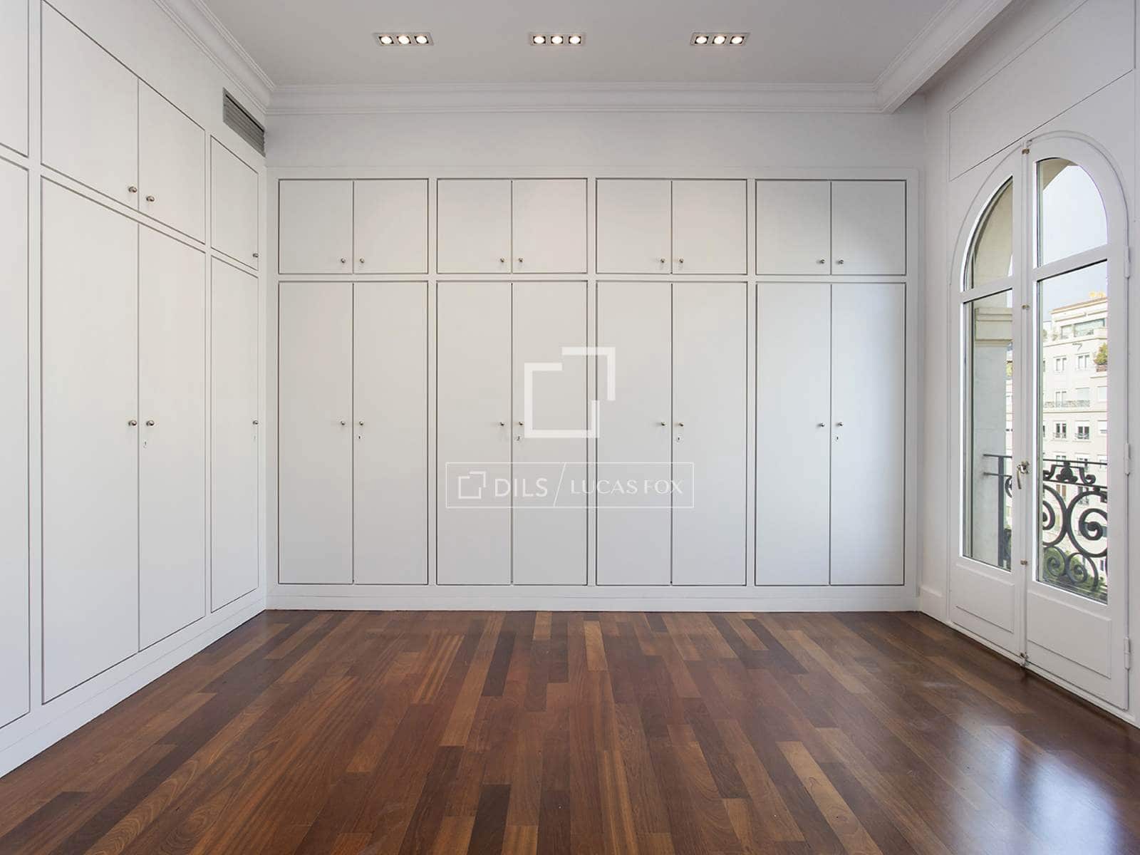 4 slaapkamer Appartement te huur in Barcelona stad - € 6.740 (Ref: 9611970)