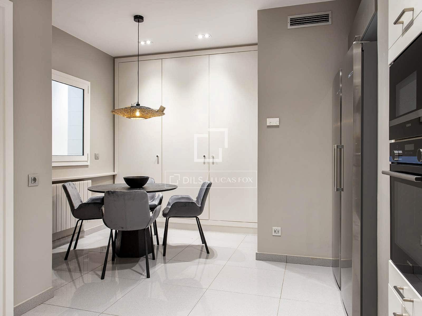 4 slaapkamer Appartement te huur in Barcelona stad - € 6.740 (Ref: 9611970)