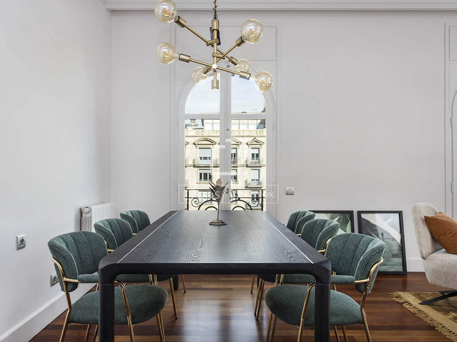 4 slaapkamer Appartement te huur in Barcelona stad - € 6.740 (Ref: 9611970)