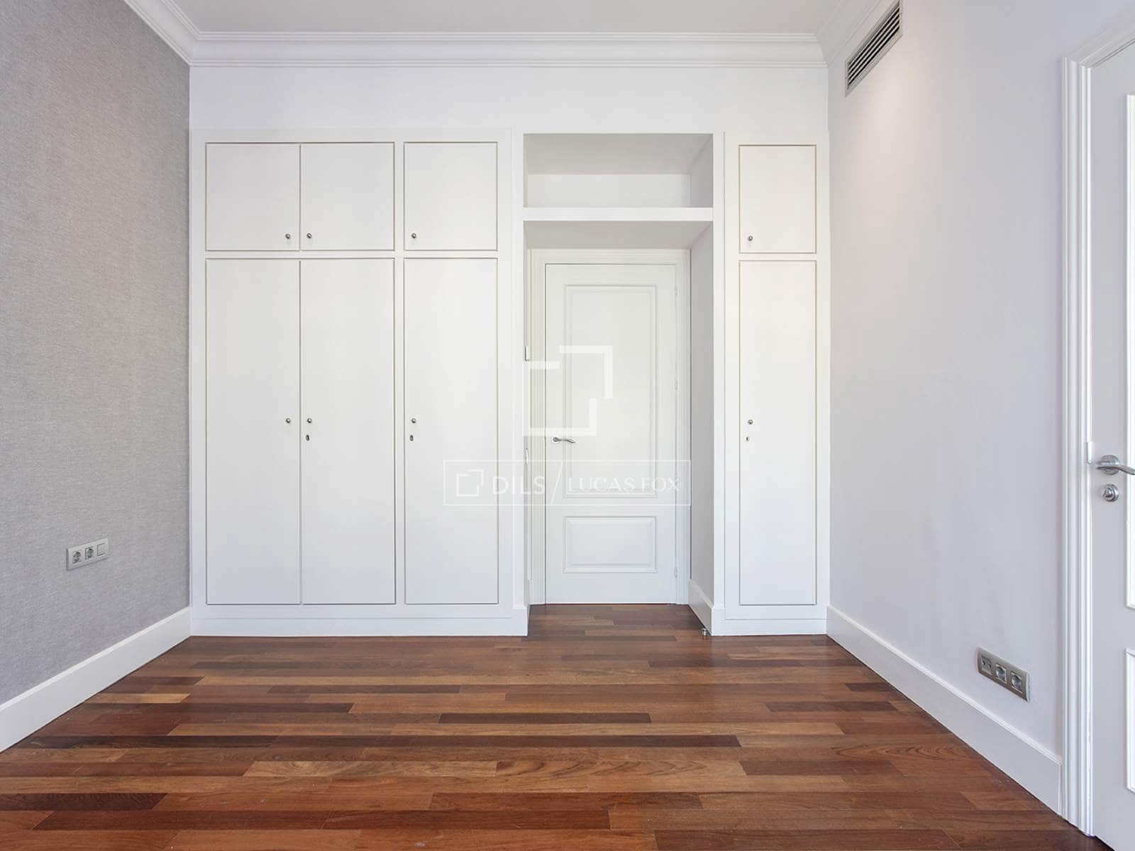 4 slaapkamer Appartement te huur in Barcelona stad - € 6.740 (Ref: 9611970)