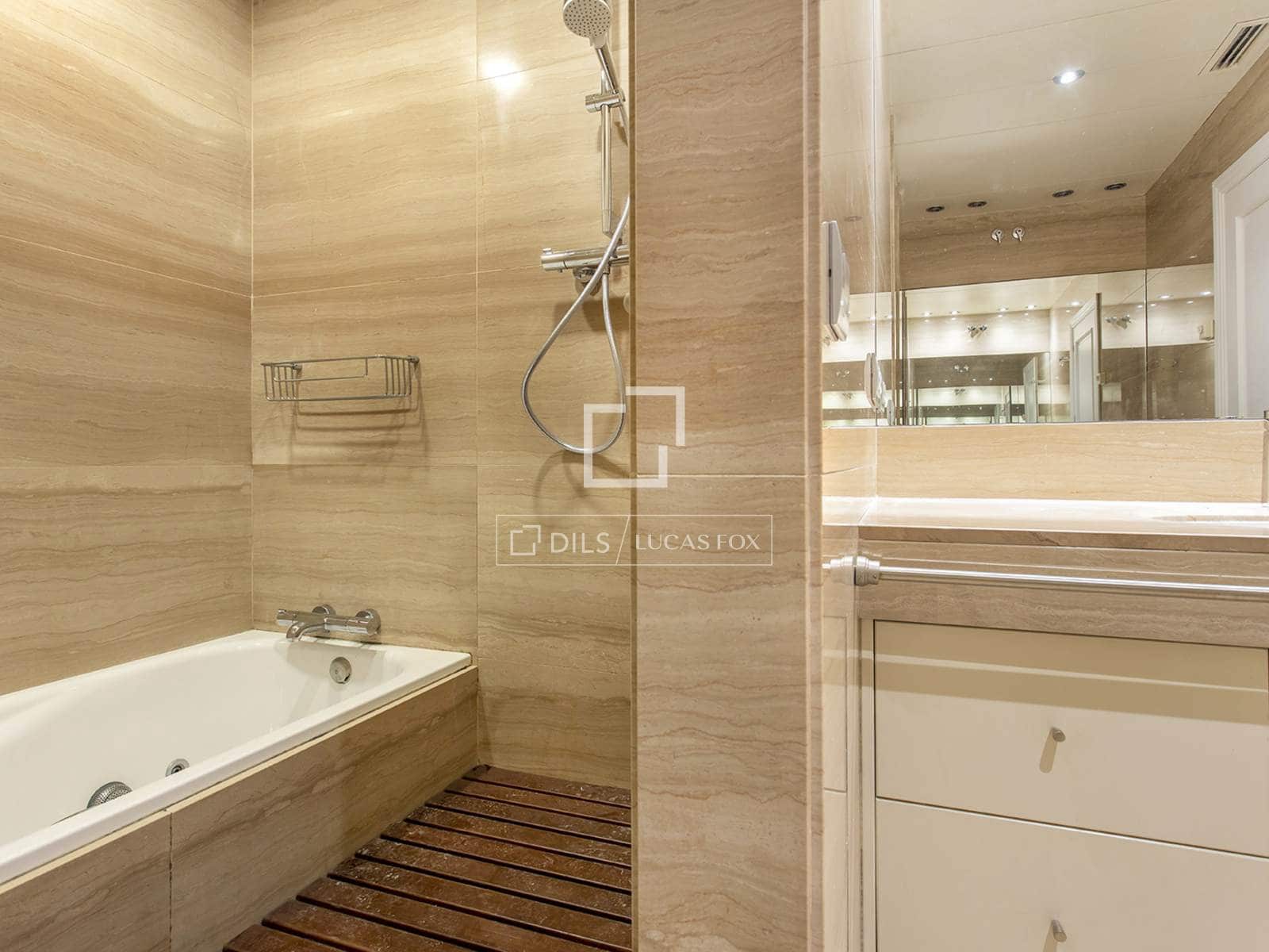 4 slaapkamer Appartement te huur in Barcelona stad - € 6.740 (Ref: 9611970)