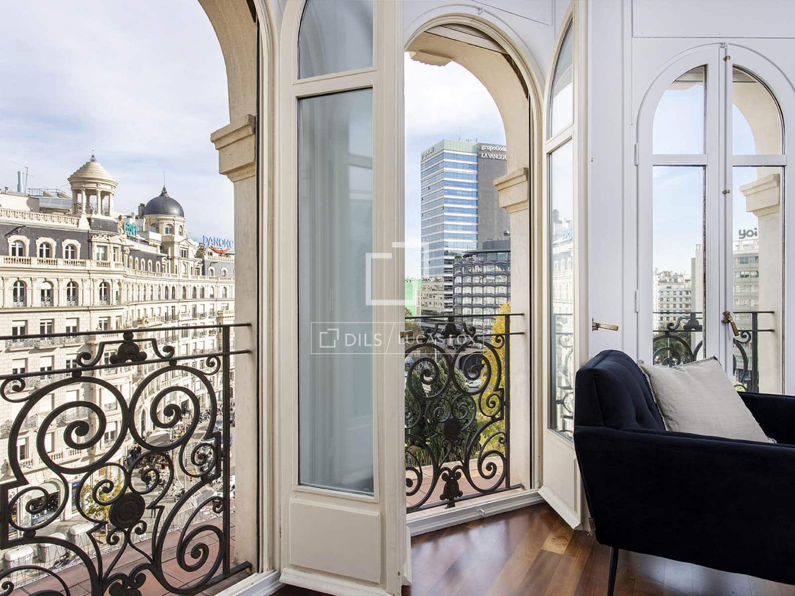 4 slaapkamer Appartement te huur in Barcelona stad - € 6.740 (Ref: 9611970)