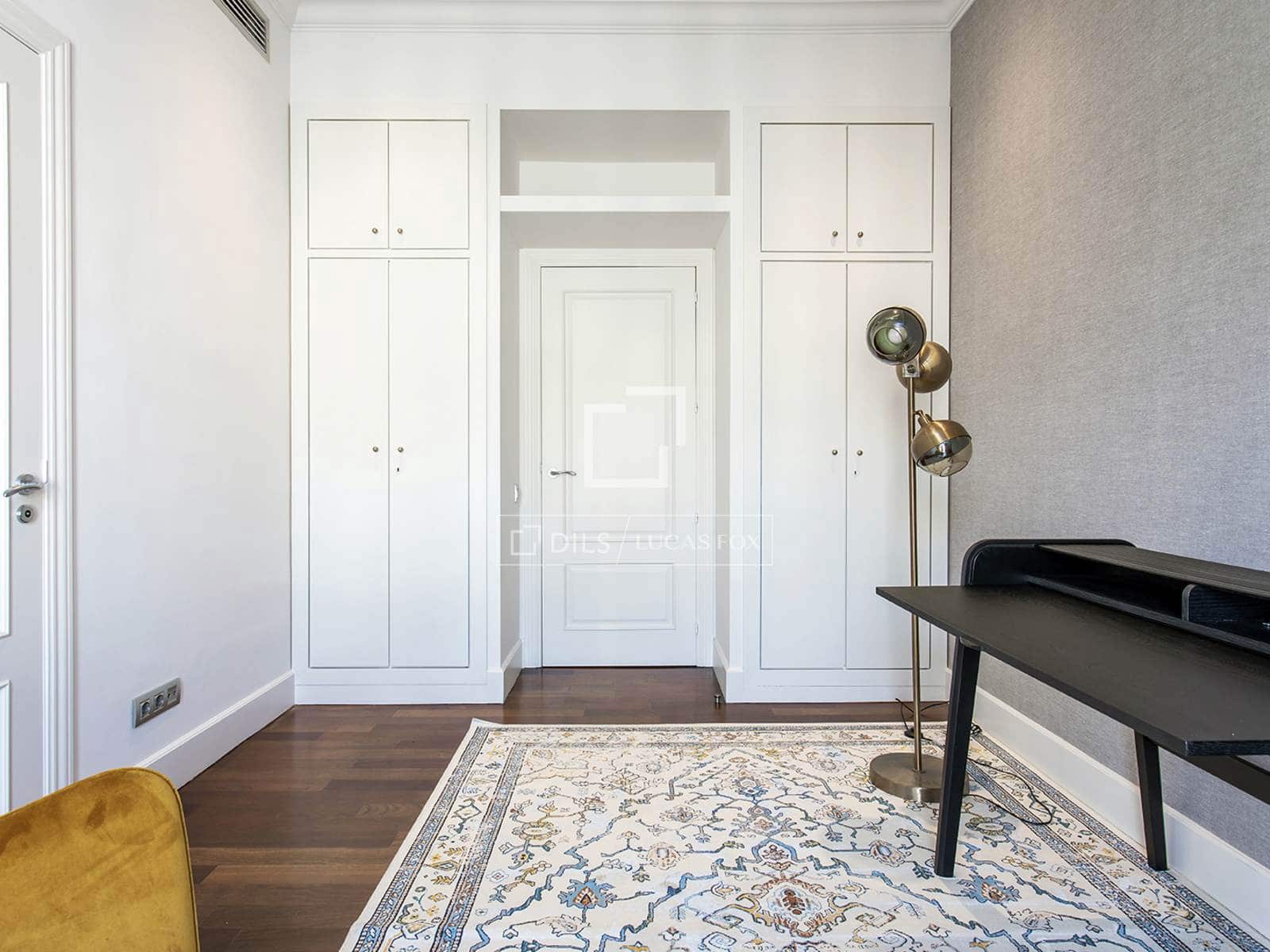 4 slaapkamer Appartement te huur in Barcelona stad - € 6.740 (Ref: 9611970)