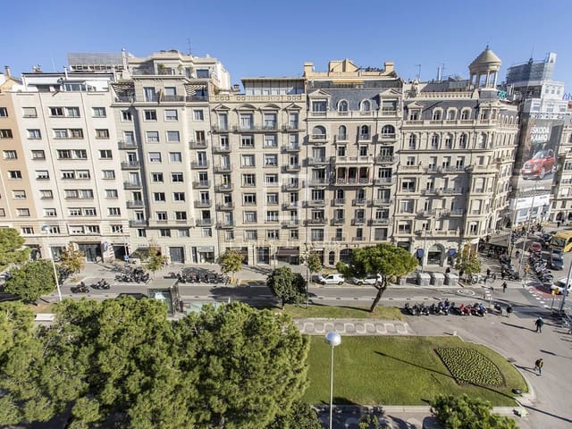 4 slaapkamer Appartement te huur in Barcelona stad - € 6.740 (Ref: 9611970)