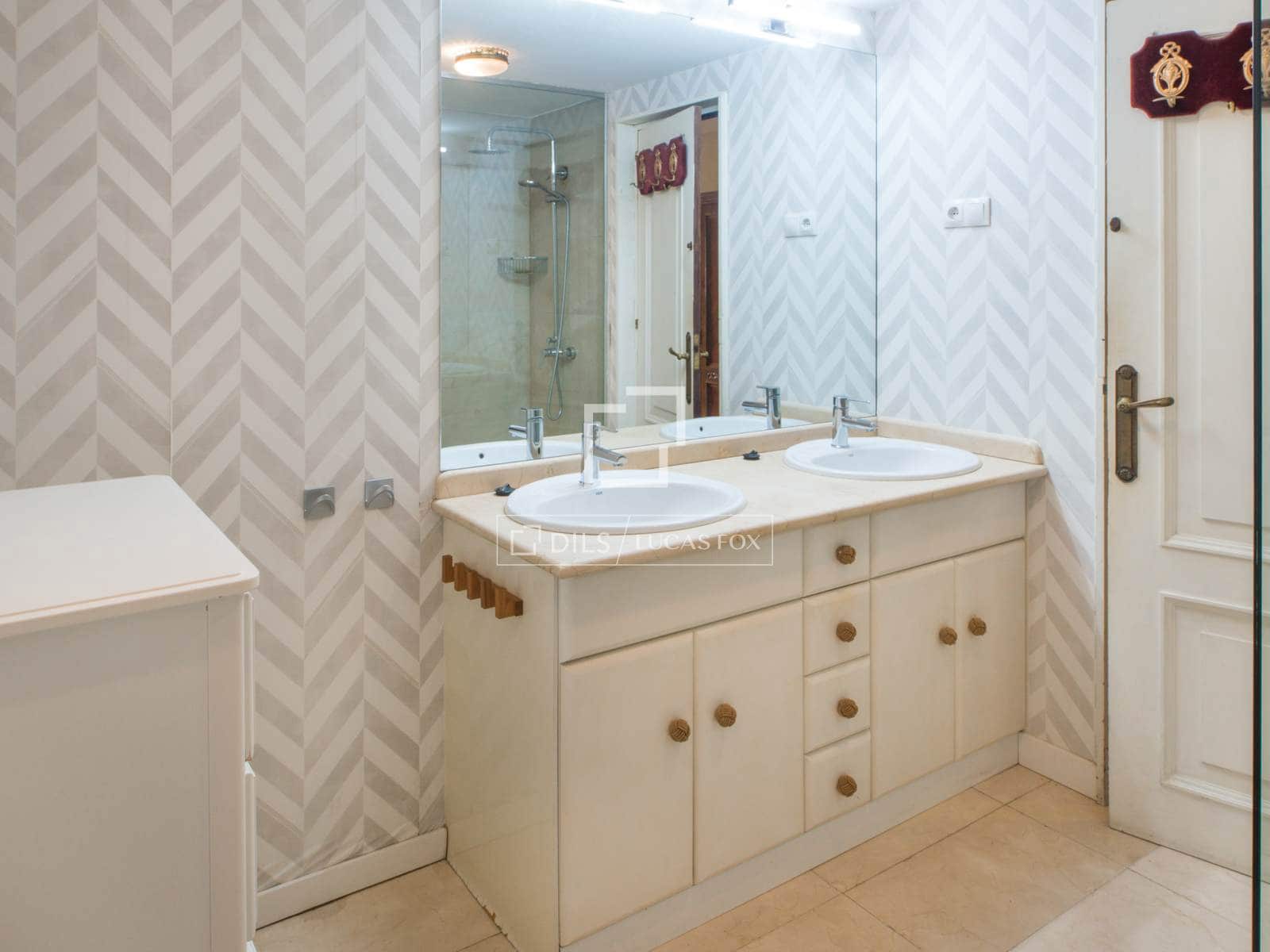 5 sovrum Lägenhet att hyra i Malaga stad med garage - 2 800 € (Ref: 9614054)