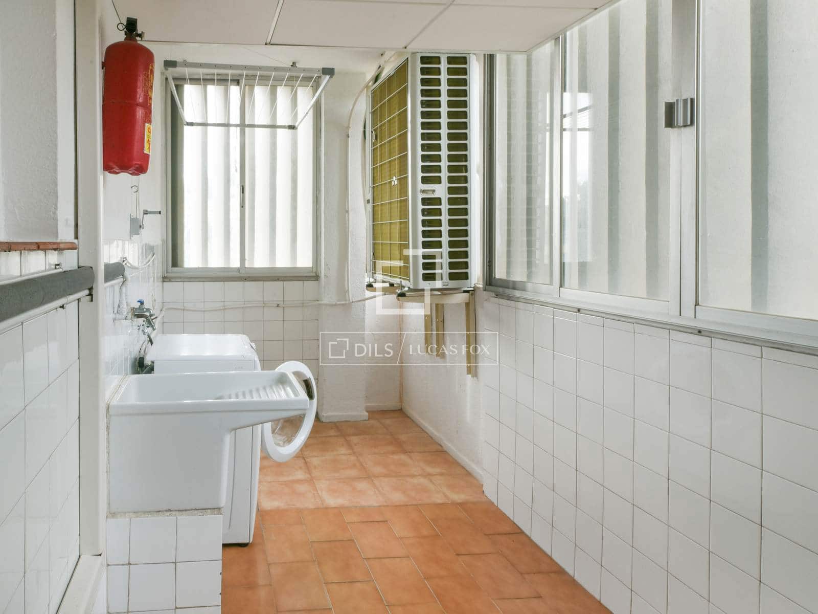 5 sovrum Lägenhet att hyra i Malaga stad med garage - 2 800 € (Ref: 9614054)