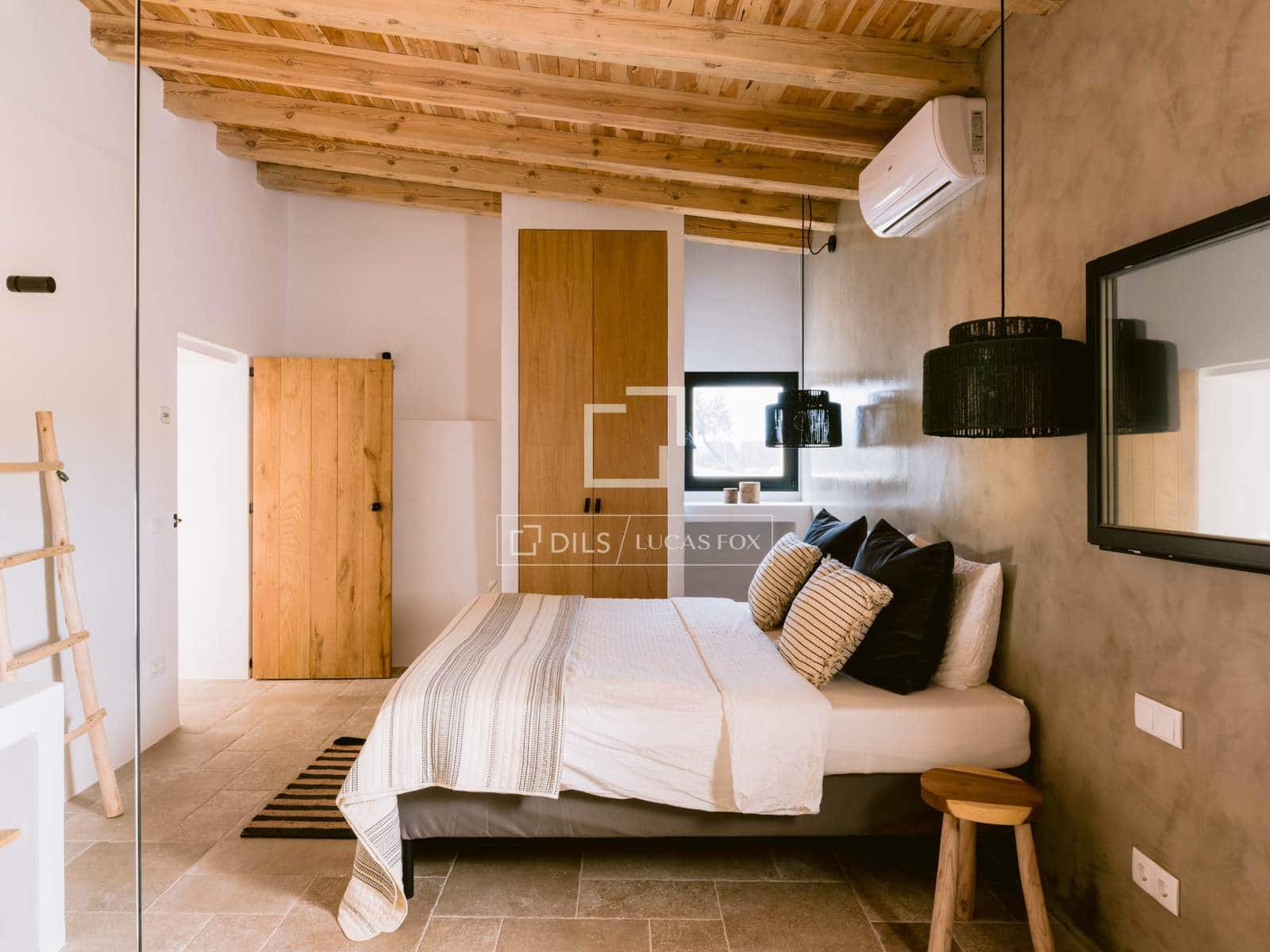 7 bedroom Villa for sale in Sant Jordi de Ses Salines with pool garage - € 3,950,000 (Ref: 9614055)