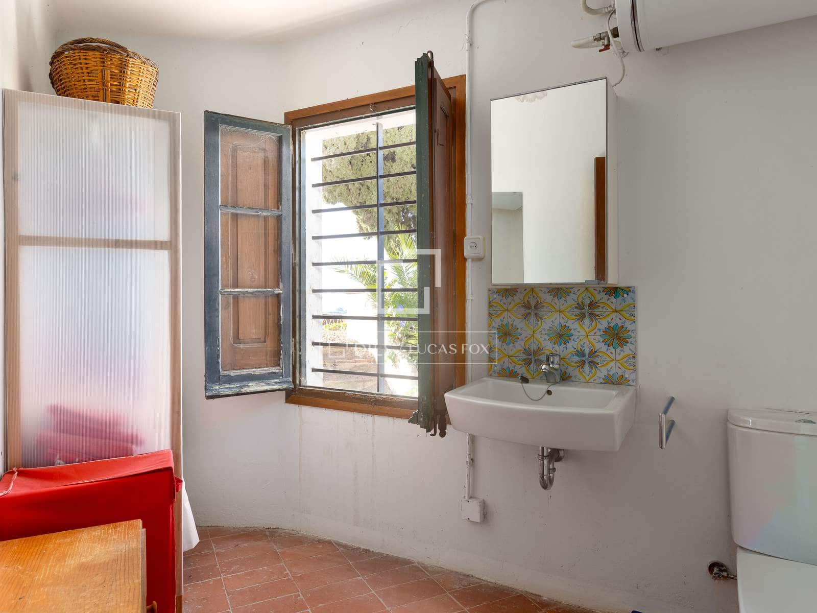 16 bedroom Villa for sale in Sant Vicenc de Montalt with pool garage - € 2,500,000 (Ref: 9614175)