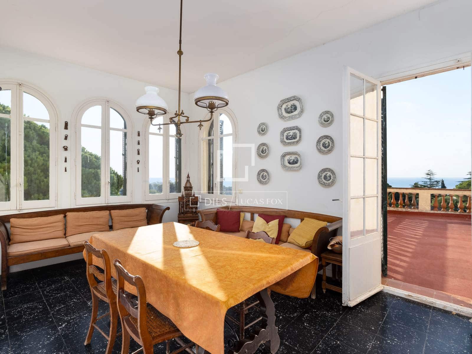 16 bedroom Villa for sale in Sant Vicenc de Montalt with pool garage - € 2,500,000 (Ref: 9614175)