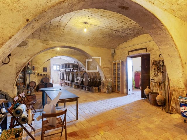 16 bedroom Villa for sale in Sant Vicenç de Montalt with pool garage - € 2,500,000 (Ref: 9614175)