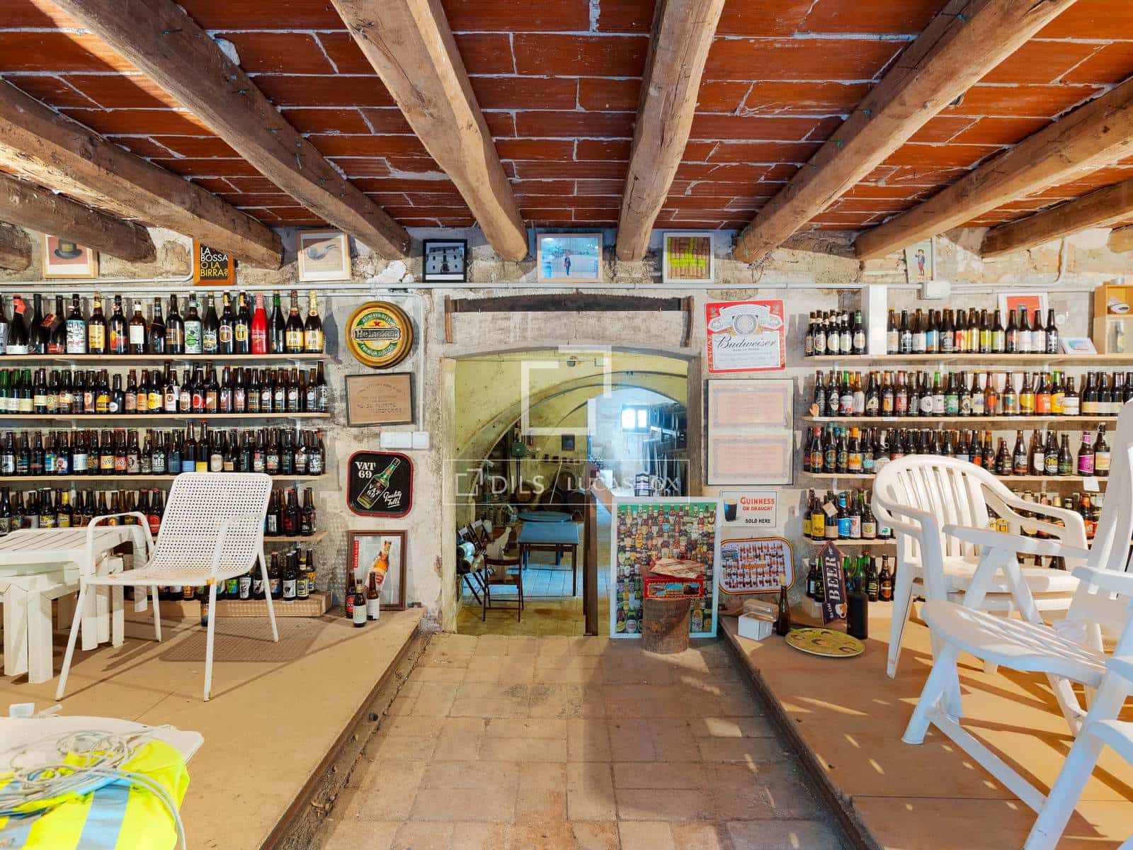 16 bedroom Villa for sale in Sant Vicenc de Montalt with pool garage - € 2,500,000 (Ref: 9614175)