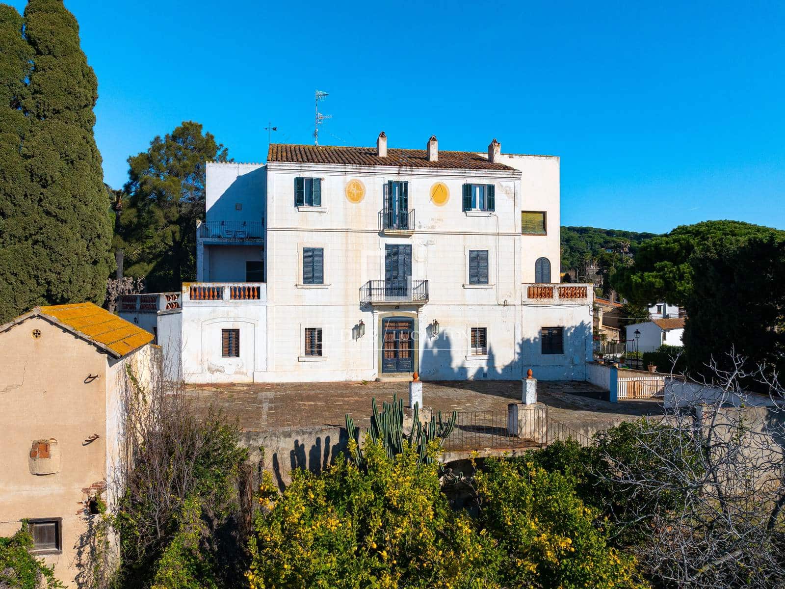 16 bedroom Villa for sale in Sant Vicenc de Montalt with pool garage - € 2,500,000 (Ref: 9614175)