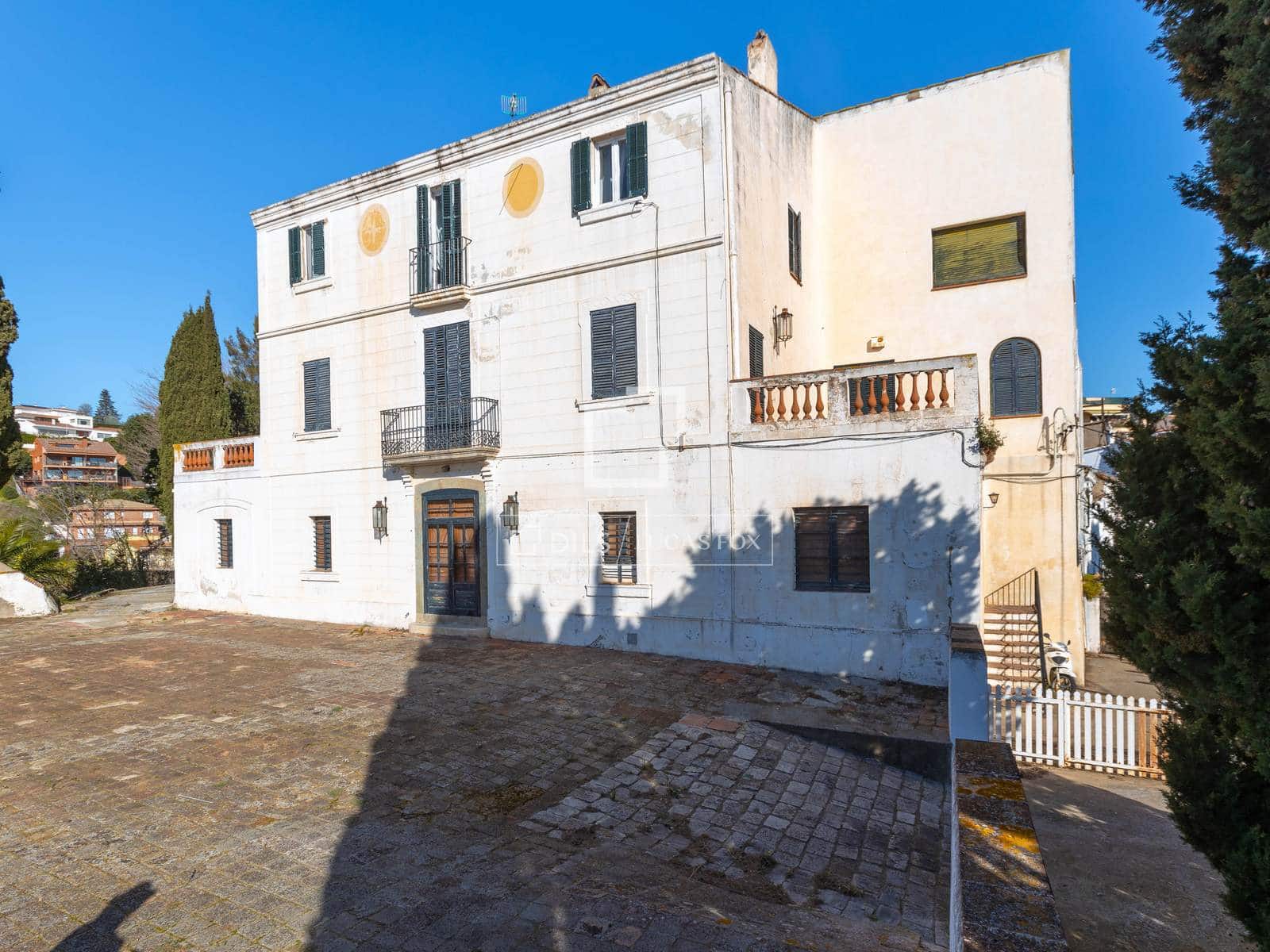 16 bedroom Villa for sale in Sant Vicenc de Montalt with pool garage - € 2,500,000 (Ref: 9614175)