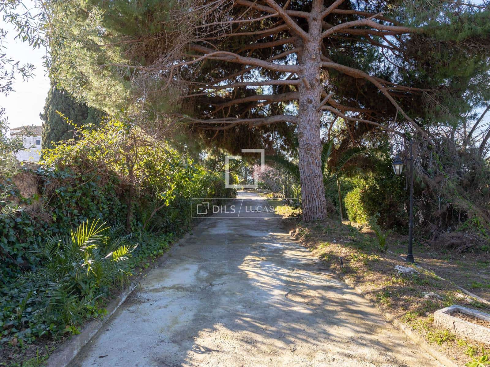 16 bedroom Villa for sale in Sant Vicenc de Montalt with pool garage - € 2,500,000 (Ref: 9614175)