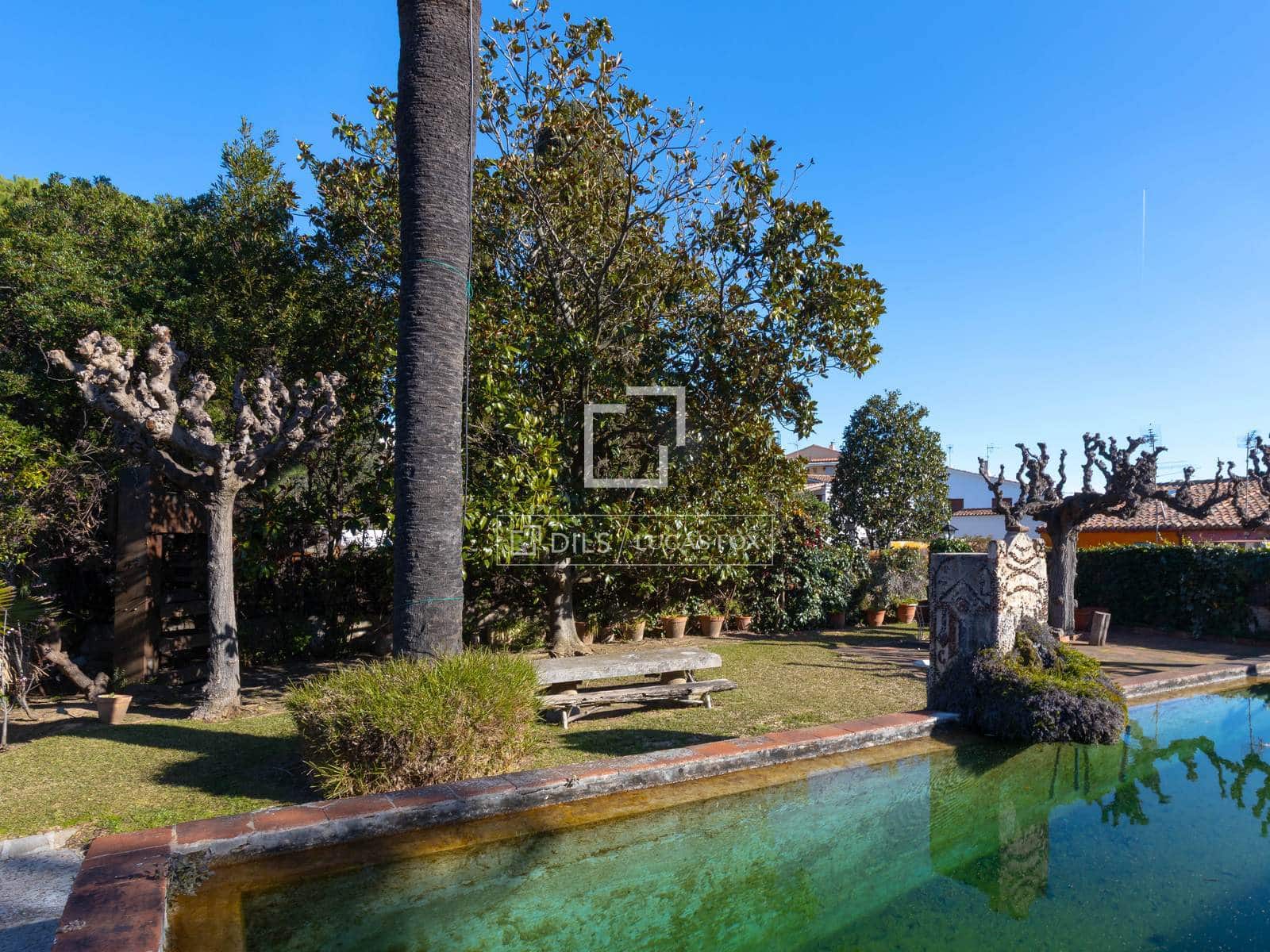 16 bedroom Villa for sale in Sant Vicenc de Montalt with pool garage - € 2,500,000 (Ref: 9614175)