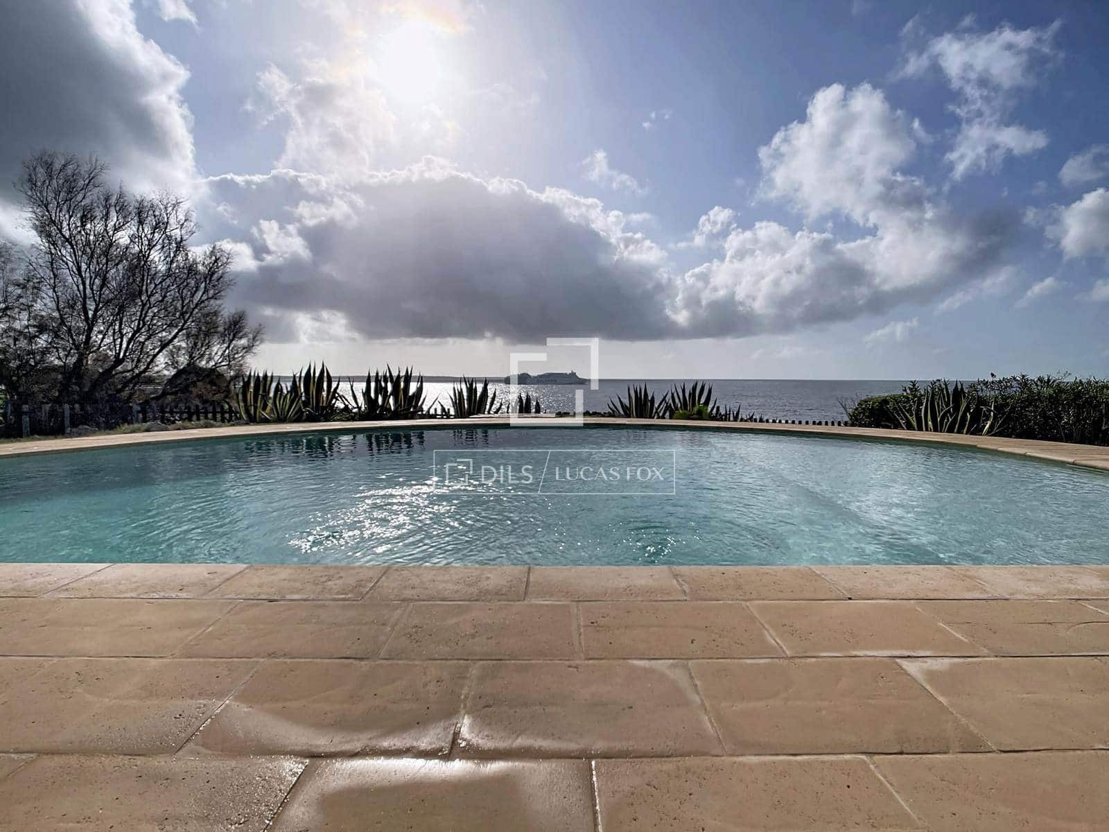 7 soveværelse Villa til leje i Ciutadella de Menorca med swimmingpool garage - € 32.000 (Ref: 9614316)