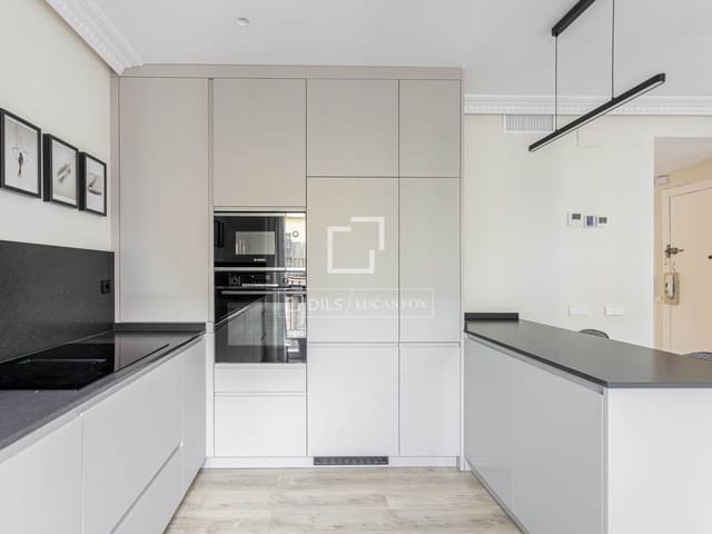 3 slaapkamer Appartement te huur in Madrid stad - € 4.000 (Ref: 9614318)