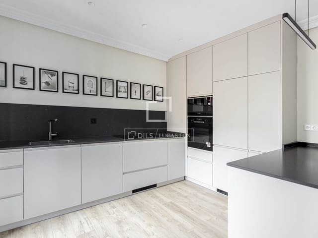 3 slaapkamer Appartement te huur in Madrid stad - € 4.000 (Ref: 9614318)