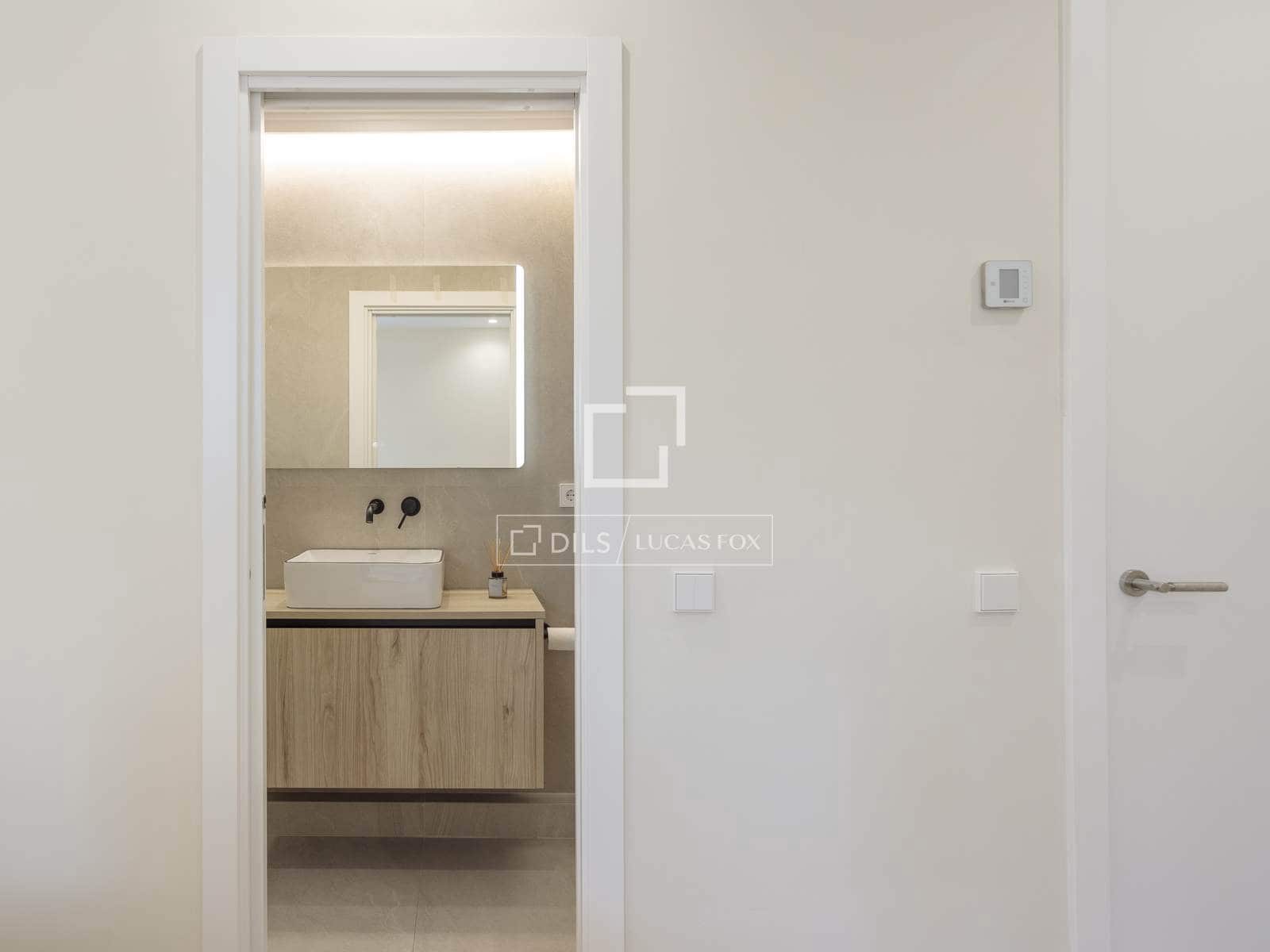 3 sovrum Lägenhet att hyra i Madrid stad - 4 000 € (Ref: 9614318)