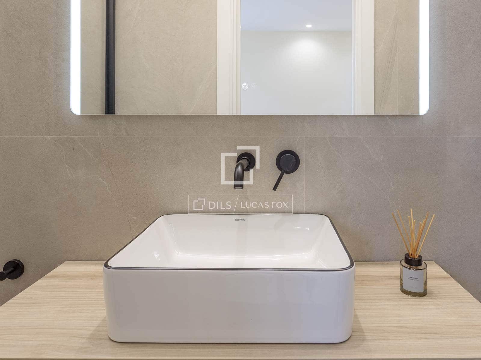 3 sovrum Lägenhet att hyra i Madrid stad - 4 000 € (Ref: 9614318)