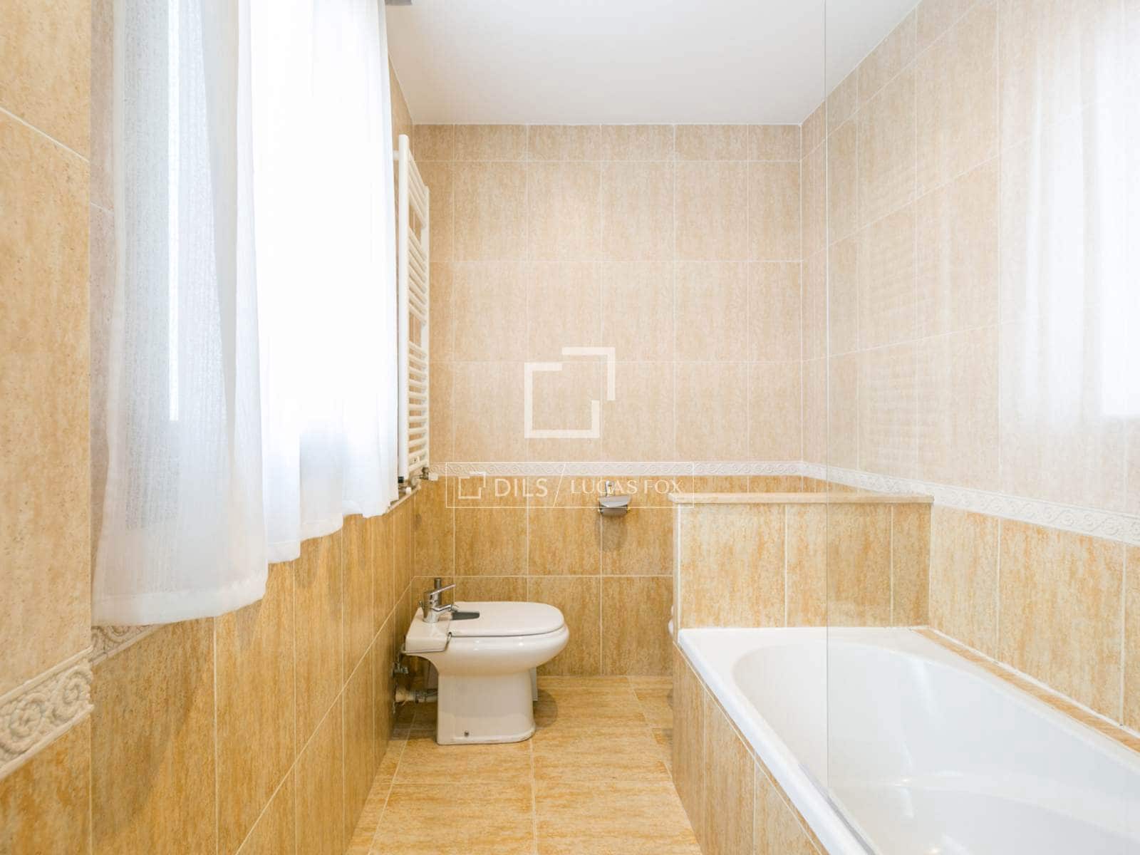 5 Zimmer Villa zu vermieten in Castelldefels mit Pool Garage - 5.800 € (Ref: 9614531)