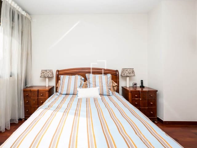 5 Zimmer Villa zu vermieten in Castelldefels mit Pool Garage - 5.800 € (Ref: 9614531)